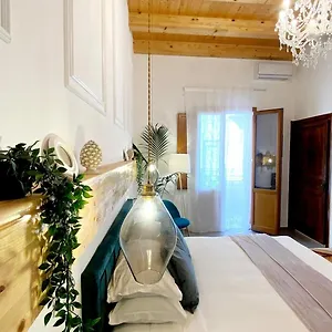 Atrium Bed and breakfast